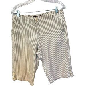 Gloria Vanderbilt Bermuda Shorts Long Seersucker Tan /White Stripe Women's Sz 8